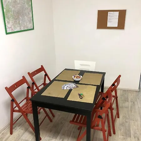Apartmans For 2 Or 6 Peoples 12 Min By Walk From The Center Apartment *