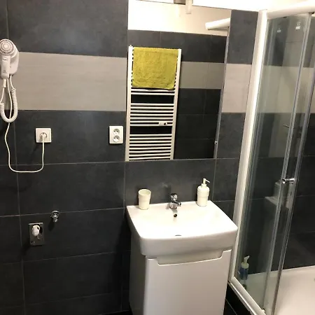 Apartmans For 2 Or 6 Peoples 12 Min By Walk From The Center