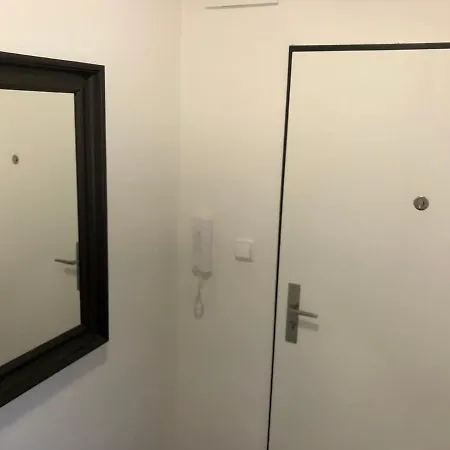 Apartmans For 2 Or 6 Peoples 12 Min By Walk From The Center Apartment