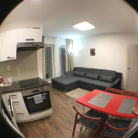 Apartmans For 2 Or 6 Peoples 12 Min By Walk From The Center Apartment