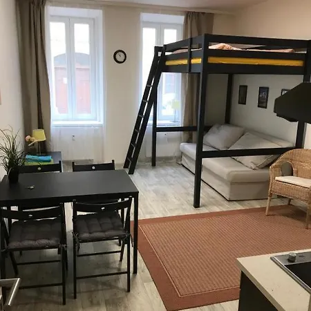 Apartment Apartmans For 2 Or 6 Peoples 12 Min By Walk From The Center