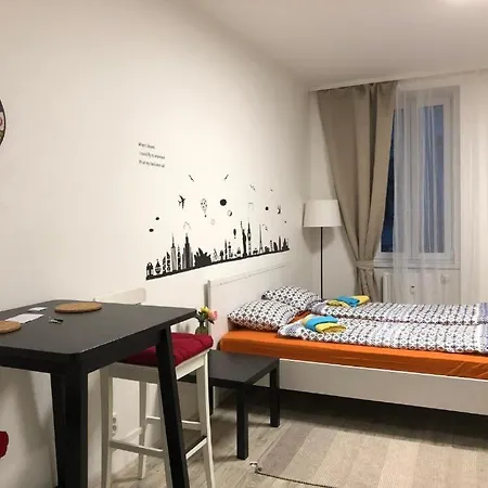 Apartmans For 2 Or 6 Peoples 12 Min By Walk From The Center Brno