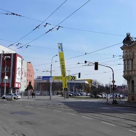 Apartment Apartmans For 2 Or 6 Peoples 12 Min By Walk From The Center Brno