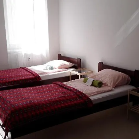 Apartmans For 2 Or 6 Peoples 12 Min By Walk From The Center