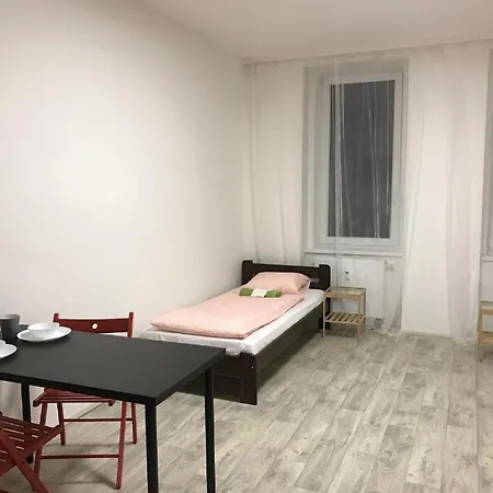 Apartmans For 2 Or 6 Peoples 12 Min By Walk From The Center Brno