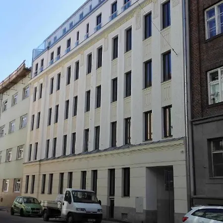 Apartmans For 2 Or 6 Peoples 12 Min By Walk From The Center Apartment *