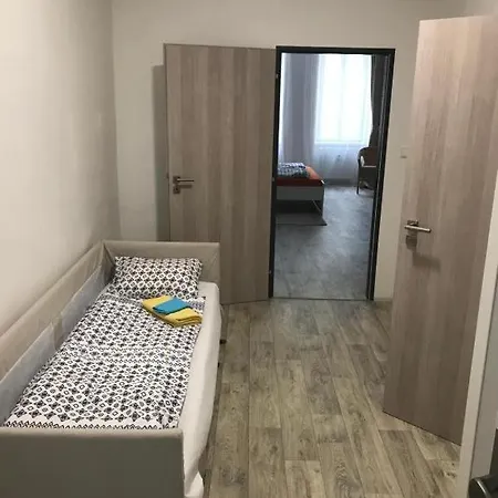 Apartmans For 2 Or 6 Peoples 12 Min By Walk From The Center *
