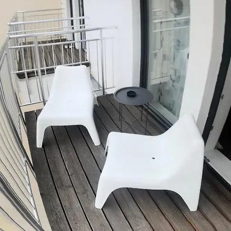 Apartmans For 2 Or 6 Peoples 12 Min By Walk From The Center Brno