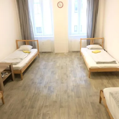 Apartmans For 2 Or 6 Peoples 12 Min By Walk From The Center